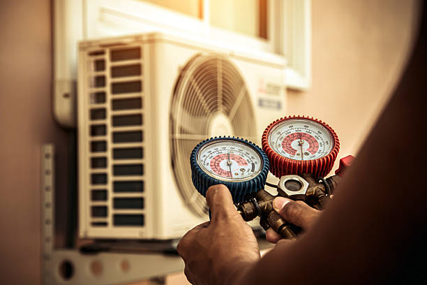 Professional Hvac technician working in Rocky Point, NC